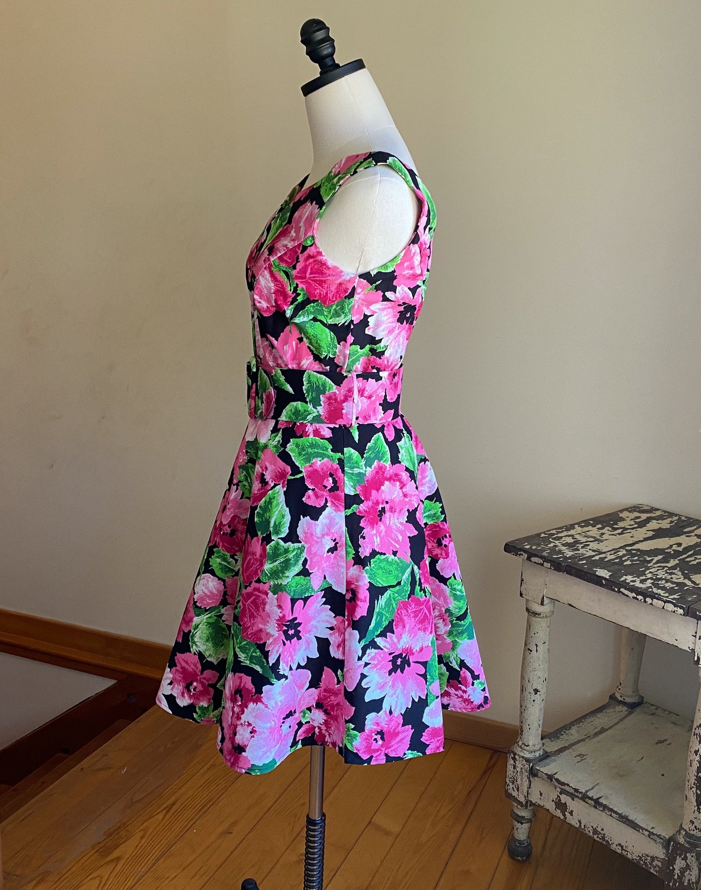 Vintage 80’s garden print party dress short sleeveless pink & green floral // 35” bust