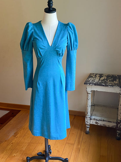 Vintage 70’s dress teal blue empire waist puff fitted sleeves // 34” bust