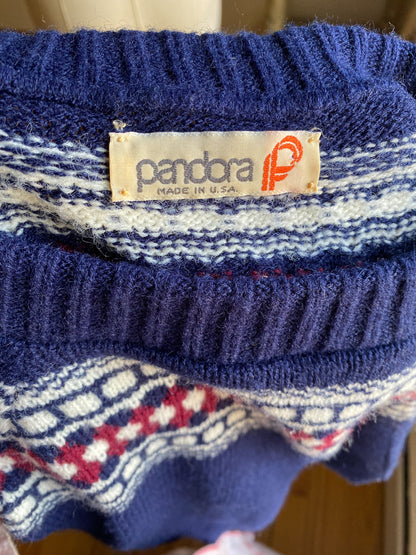 Vintage 80’s wool square yoke sweater navy blue knit Pandora // 34” bust