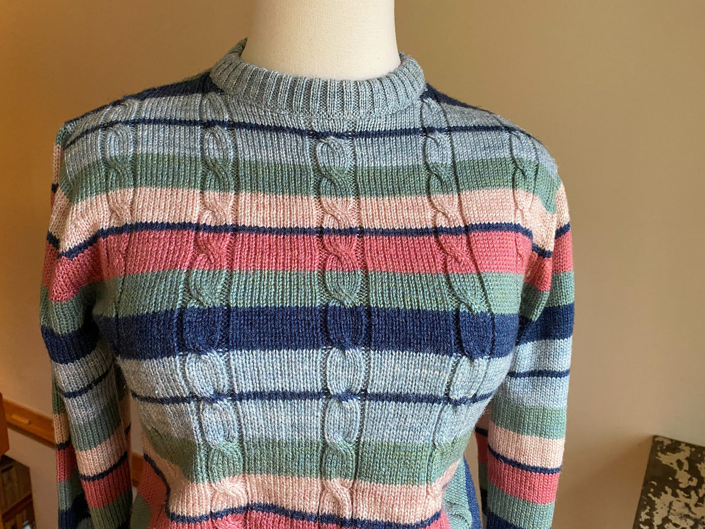 Vintage 70’s pastel stripe sweater acrylic blue green mauve cable knit //