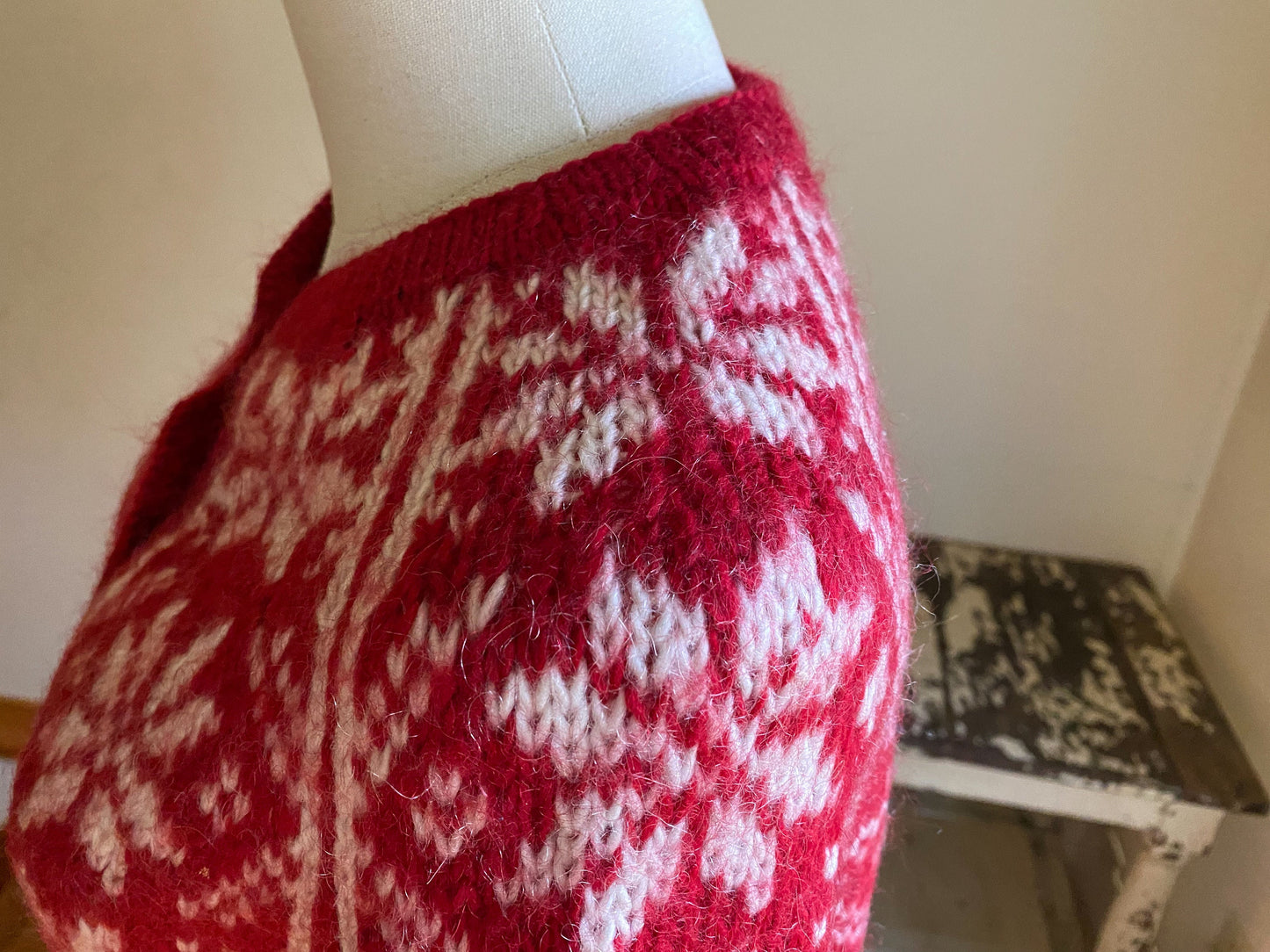 Vintage 80’s nordic snowflake sweater red & white hand knit cardigan // 42” bust