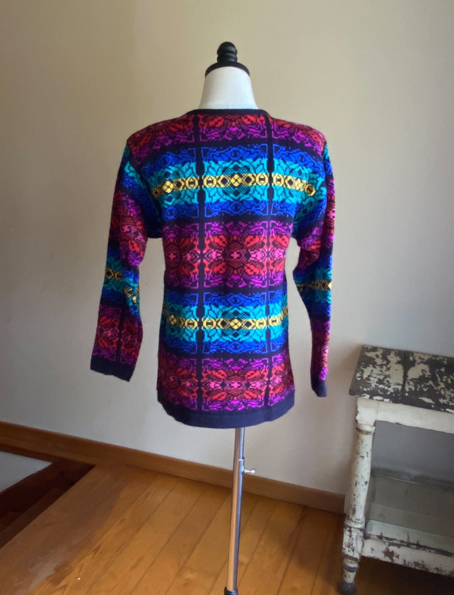 Vintage 80’s rainbow jewel tone tunic fit sweater Beldoch Petites // 37” bust