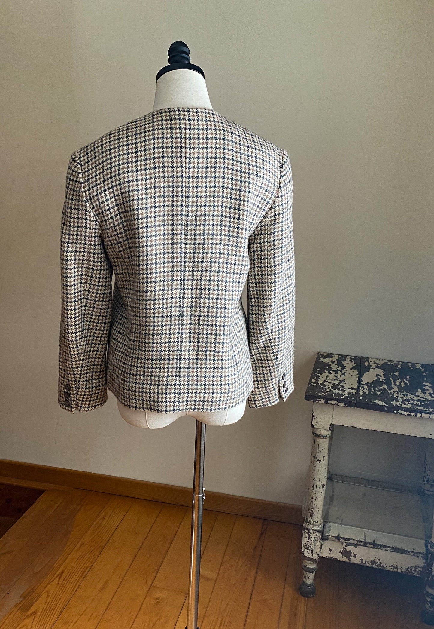 Vintage 80’s houndstooth Alpaca & wool career blazer gray camel ivory check // 38” bust