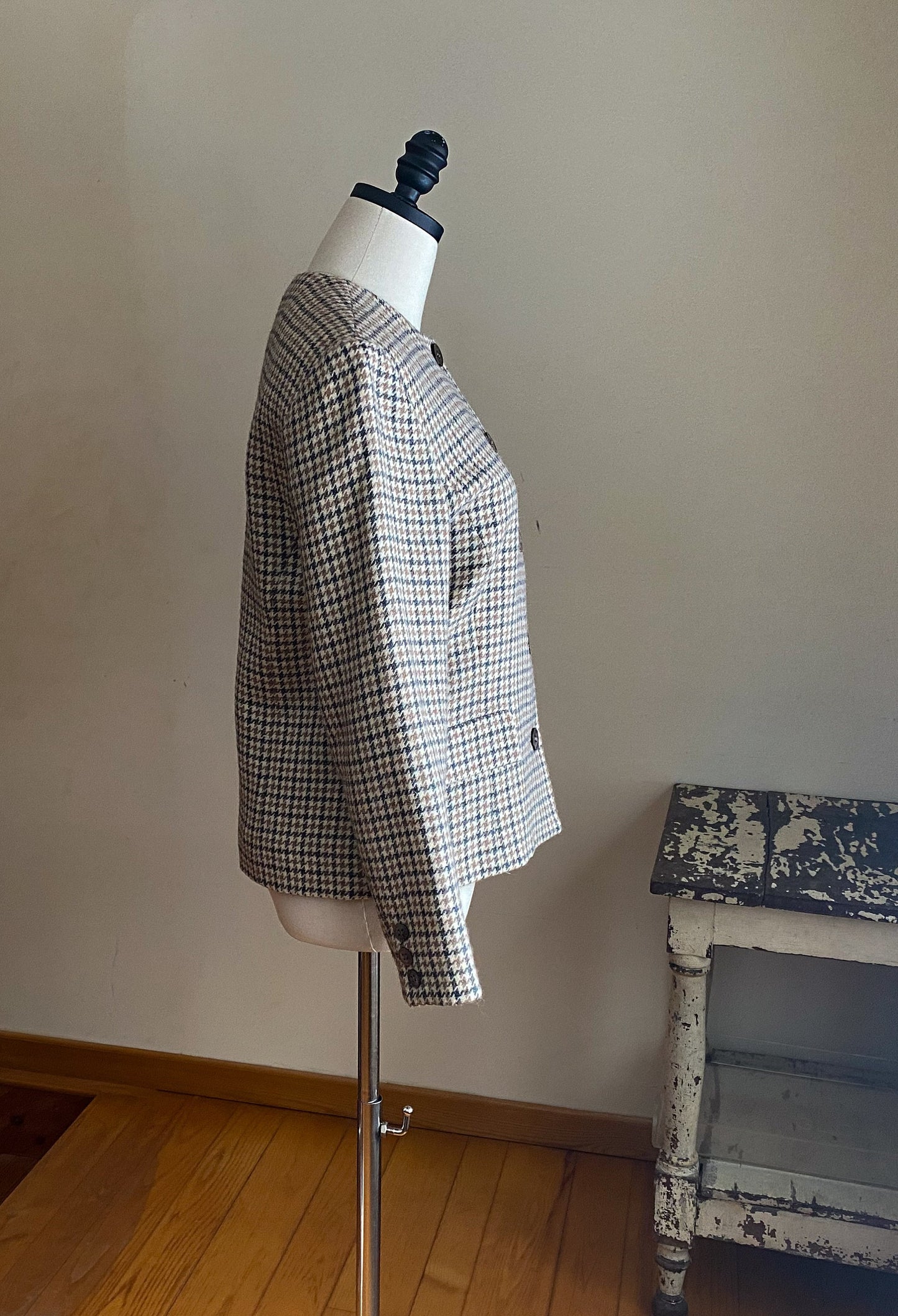 Vintage 80’s houndstooth Alpaca & wool career blazer gray camel ivory check // 38” bust