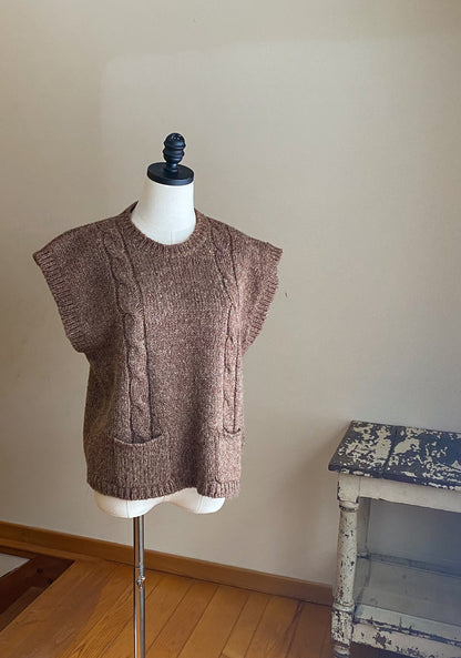 Vintage 80’s sweater vest mocha brown cable knit POCKETS! // 40” bust