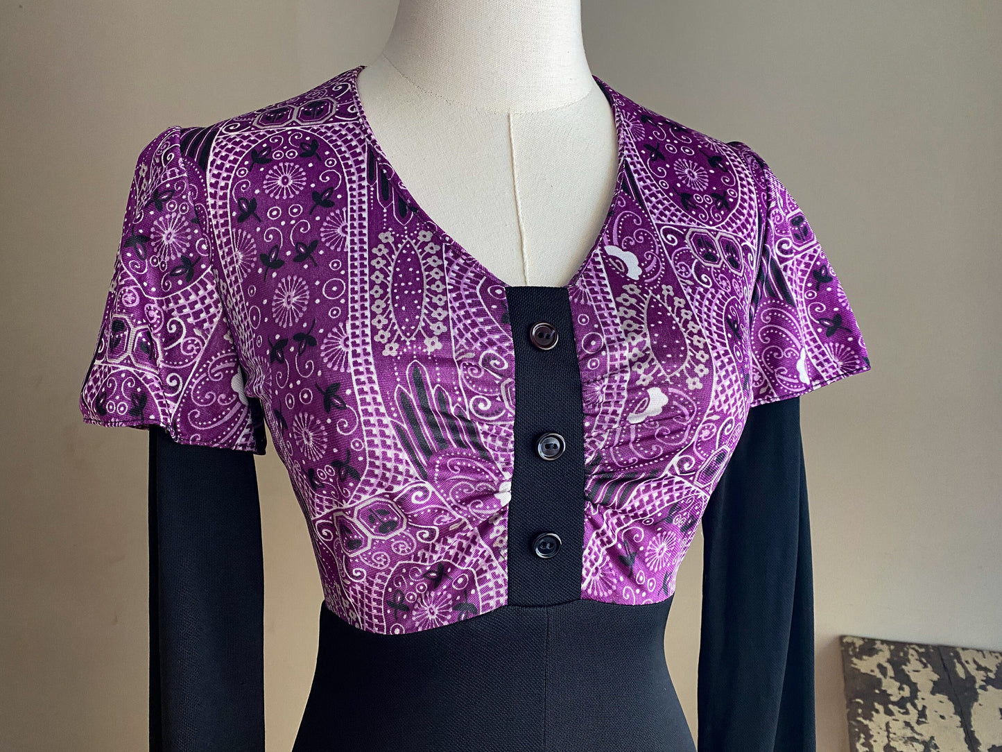 Vintage 70’s mini dress black & purple bandana print Arpeja Young Innocent // 34” bust