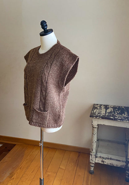 Vintage 80’s sweater vest mocha brown cable knit POCKETS! // 40” bust