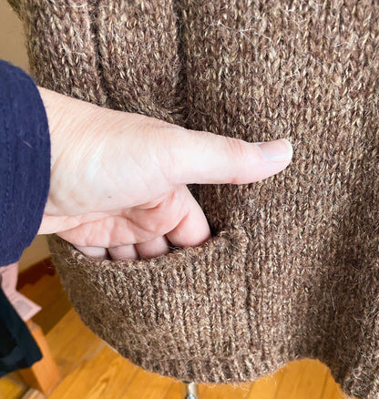 Vintage 80’s sweater vest mocha brown cable knit POCKETS! // 40” bust