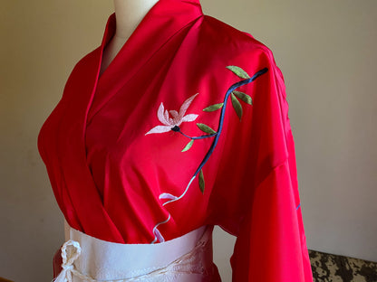 Vintage 70’s kimono red embroidered floral & birds robe obi sash // OSFM