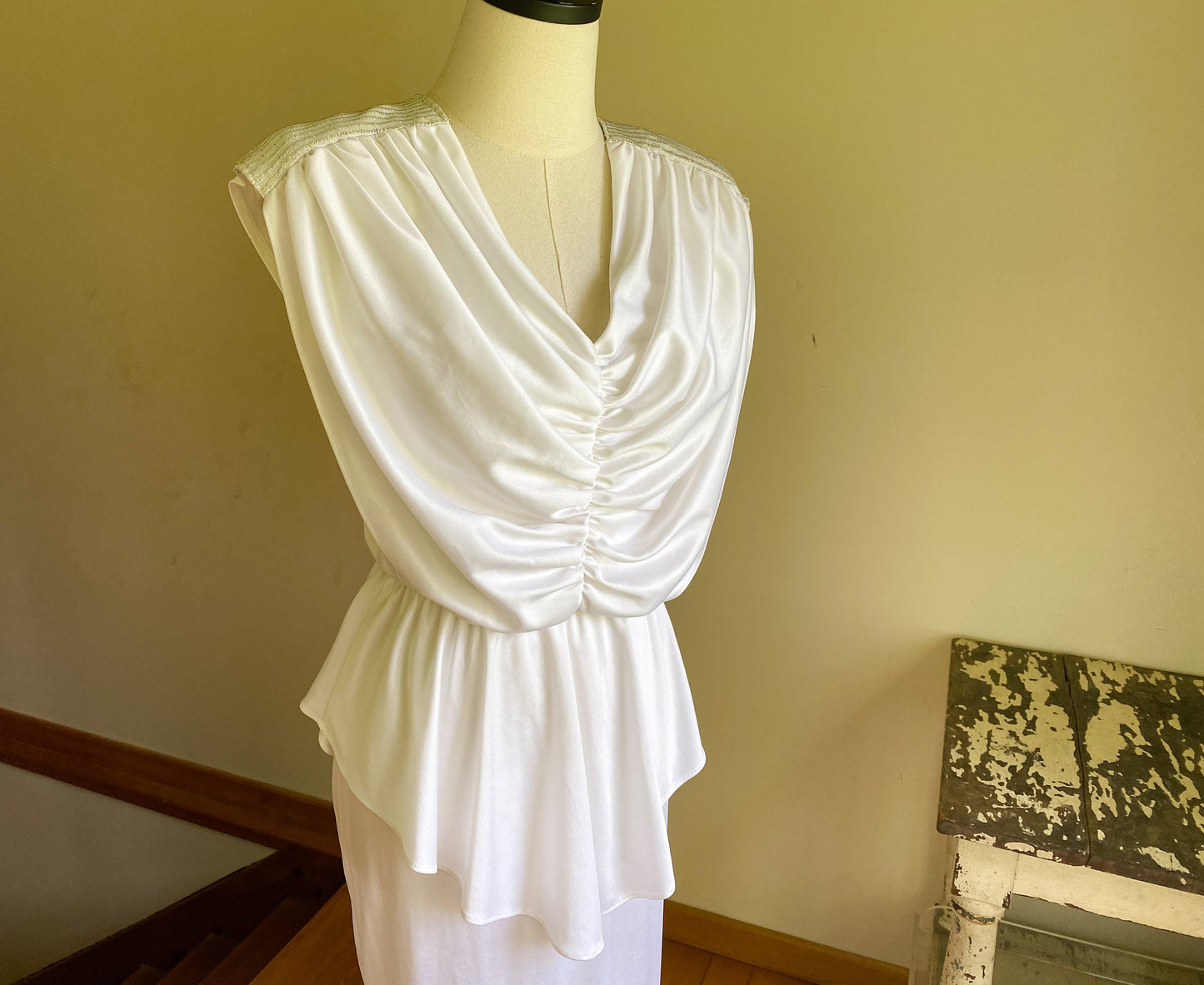 Vintage 80’s white silver lurex disco dress peplum low back // 32” max waist