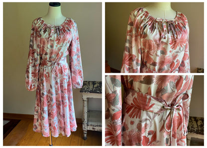 Vintage 70’s drawstring neckline floral dress poly jersey pink-ish floral print // 40” bust