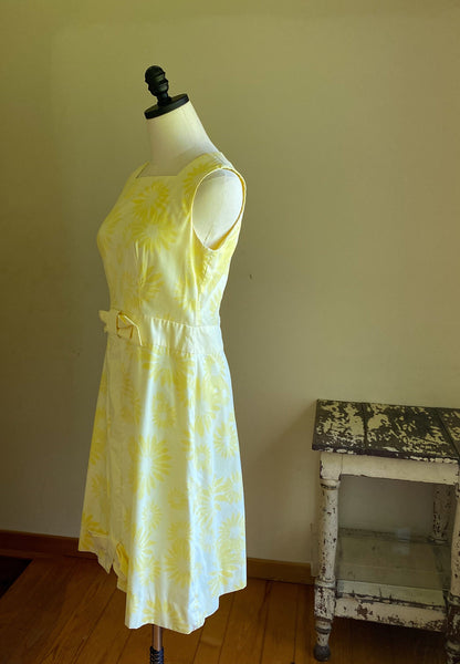 Vintage 70’s yellow cotton dress silk screen floral print bows // 35” bust