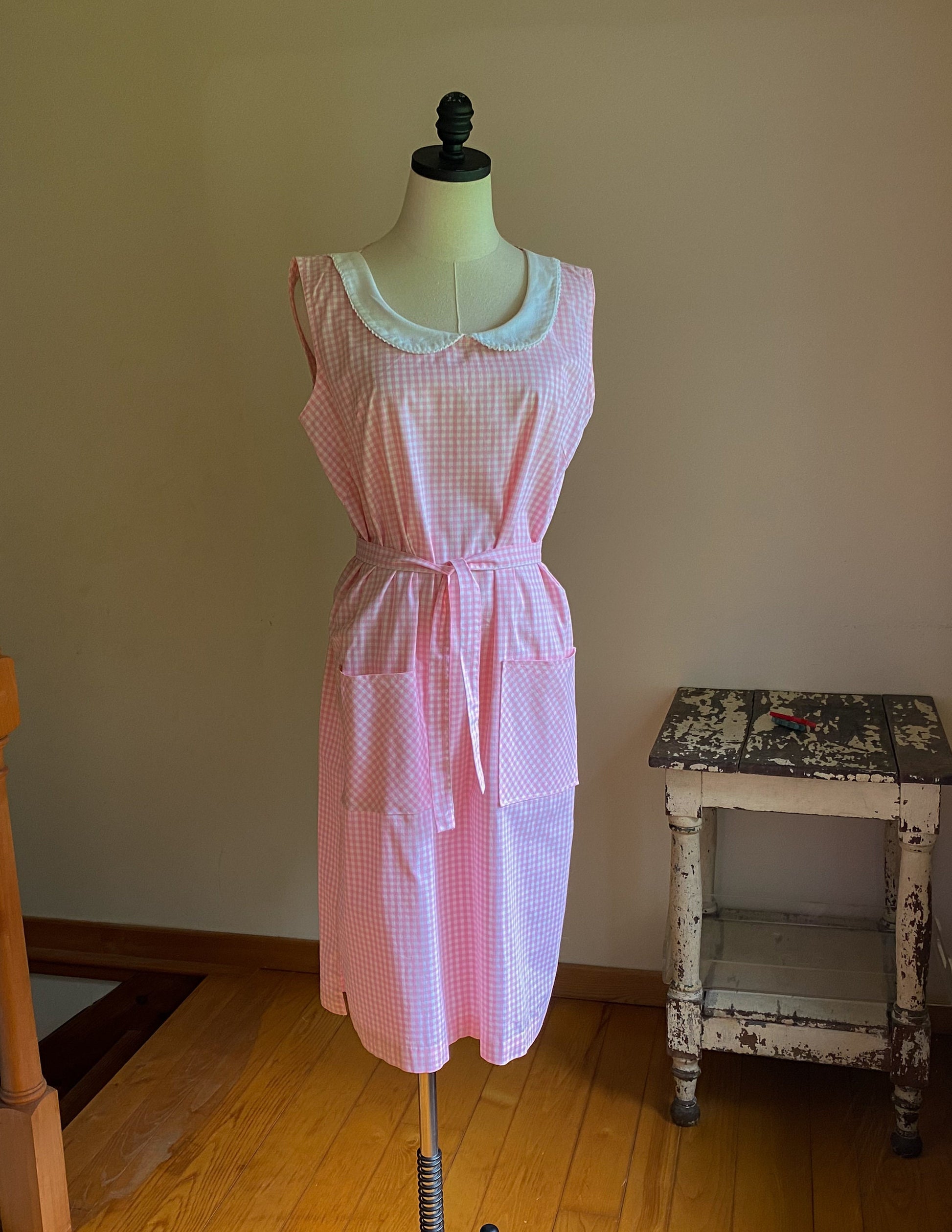 Vintage 60’s summer day dress pink white gingham shift // 41” bust