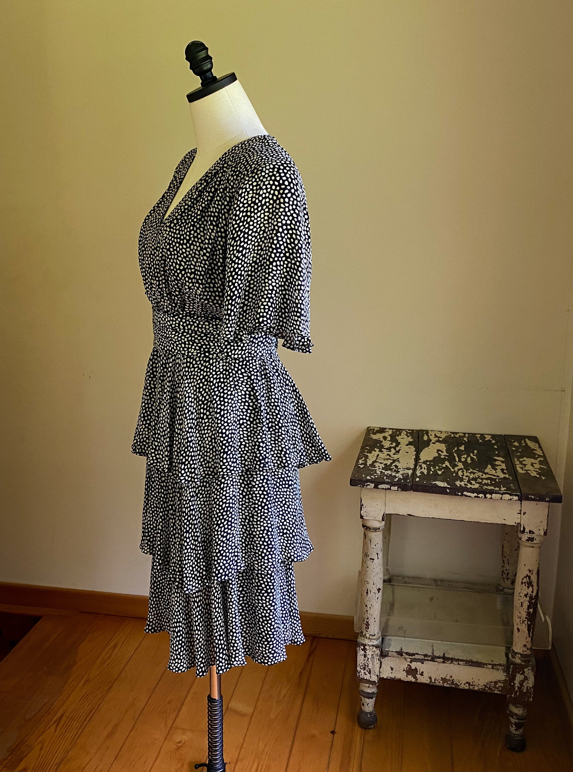 Vintage 80’s silk dress black & white polka dot ruffles tiers flutter sleeves // 36” bust