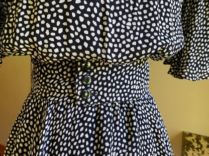 Vintage 80’s silk dress black & white polka dot ruffles tiers flutter sleeves // 36” bust