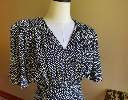 Vintage 80’s silk dress black & white polka dot ruffles tiers flutter sleeves // 36” bust