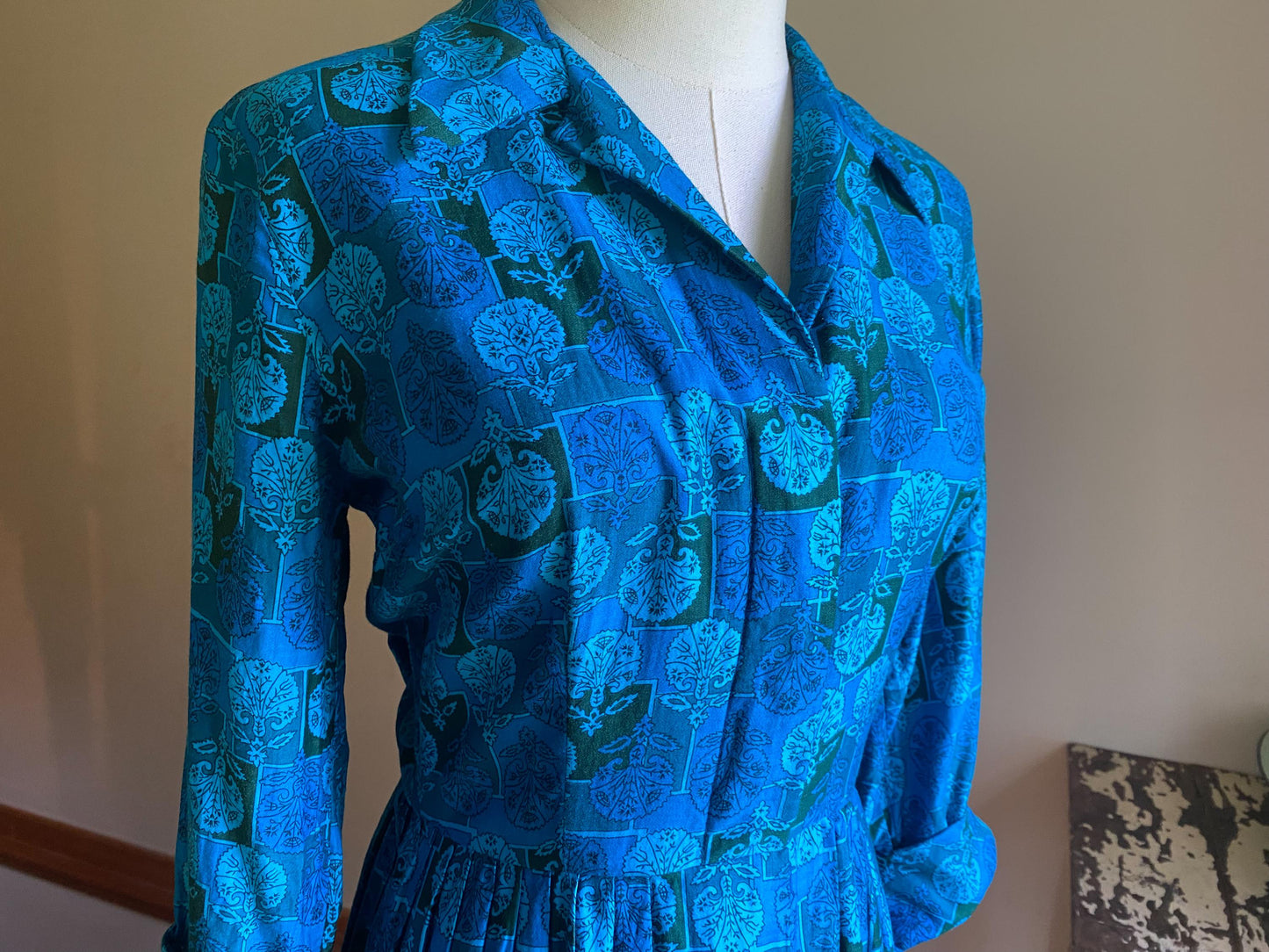 Vintage 50’s day dress blue brushed cotton print shirtwaist // 28” waist