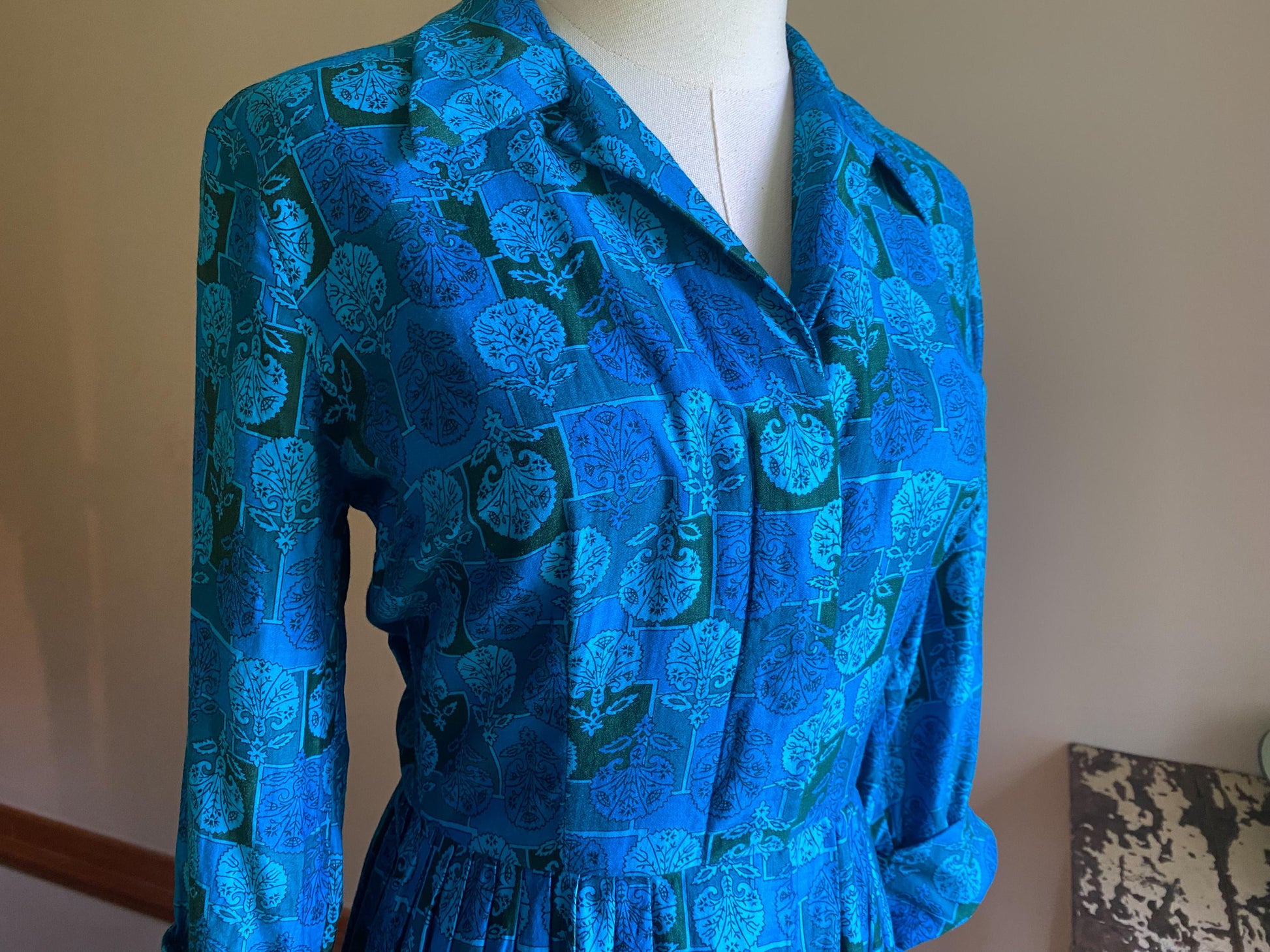 Vintage 50’s day dress blue brushed cotton print shirtwaist // 28” waist