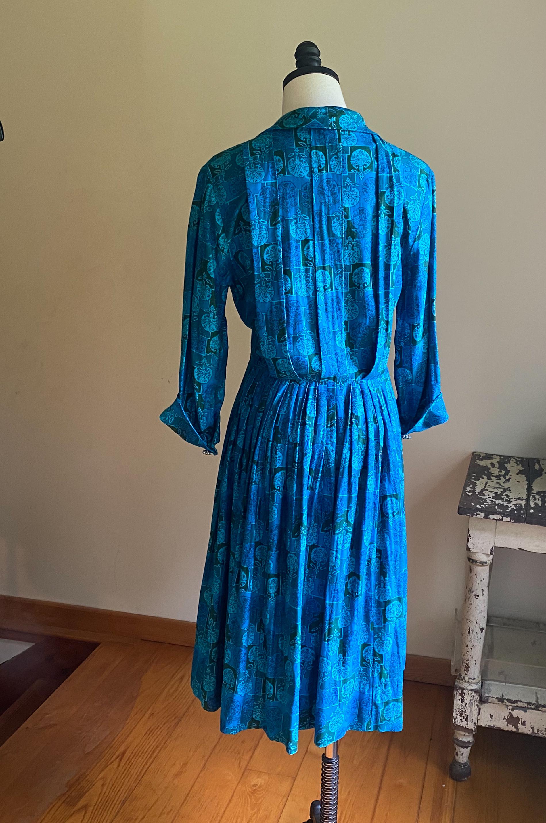 Vintage 50’s day dress blue brushed cotton print shirtwaist // 28” waist