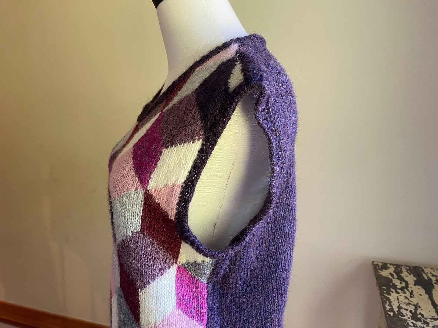 Vintage 80’s mohair hand knit vest purple 3-D cubes // 42-46” bust