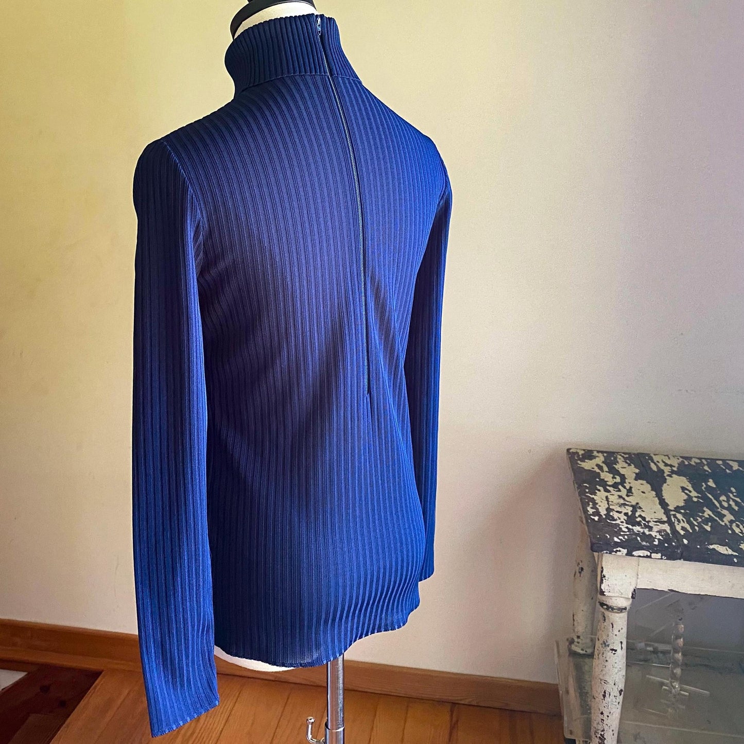 Vintage 70’s turtleneck sweater navy blue ribbed back zip up James Kenrob // 32-36” bust