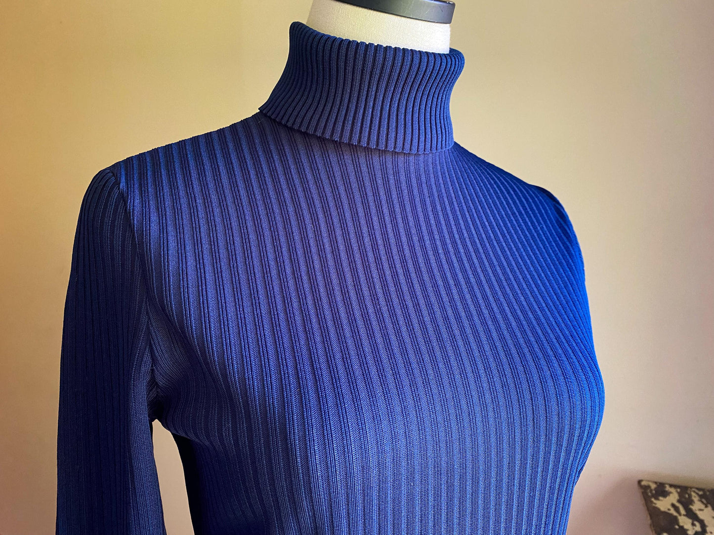 Vintage 70’s turtleneck sweater navy blue ribbed back zip up James Kenrob // 32-36” bust