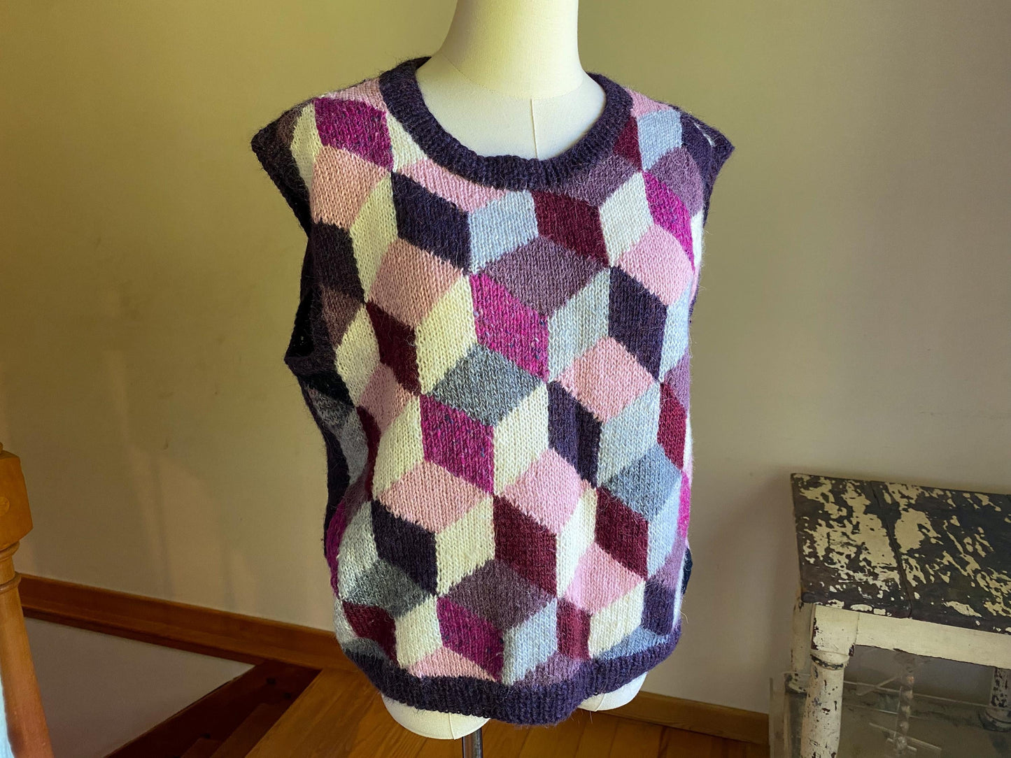 Vintage 80’s mohair hand knit vest purple 3-D cubes // 42-46” bust