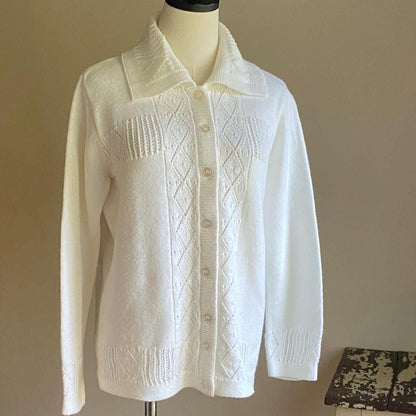 Vintage 70’s grandma sweater white lacy knit collared cardigan Wintuk // 39” bust