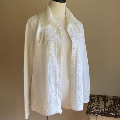 Vintage 70’s grandma sweater white lacy knit collared cardigan Wintuk // 39” bust