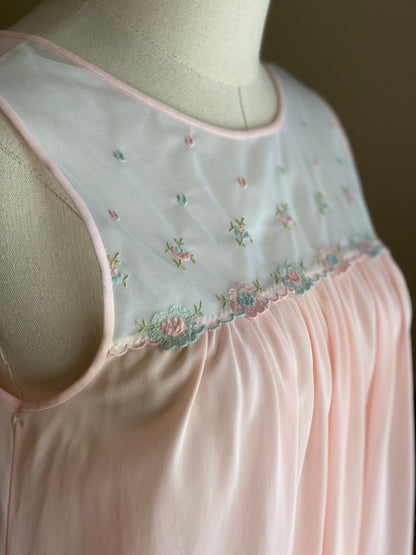 Vintage 1970’s nightie pink nylon sleeveless short nightgown embroidered flowers Gilead // 35” bust