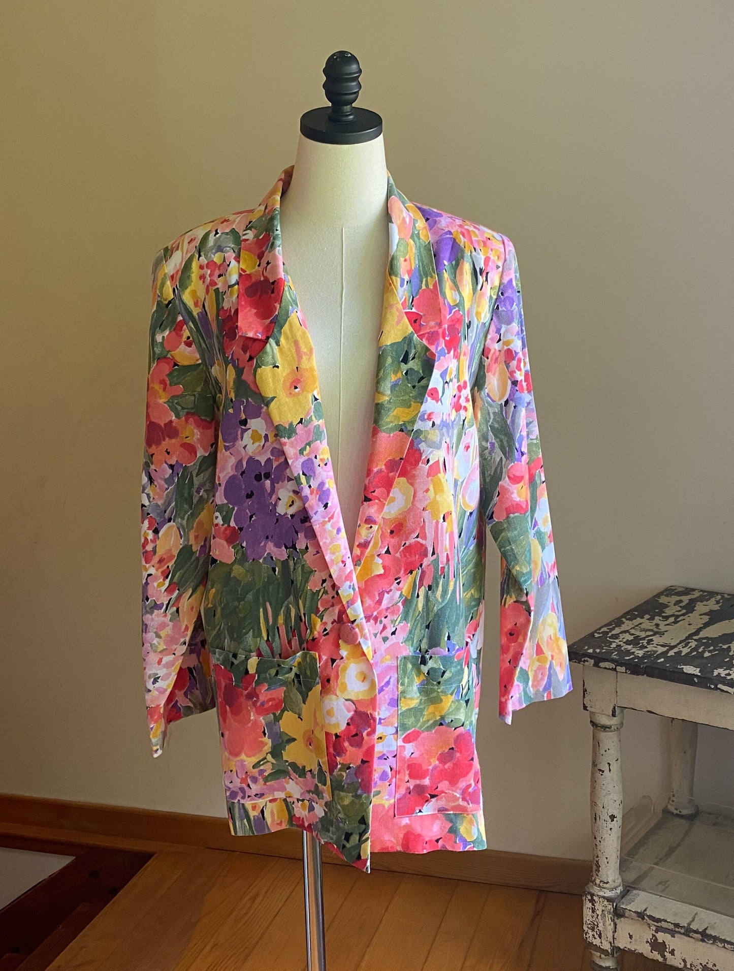 Vintage 80’s linen look floral blazer oversized // 44” bust