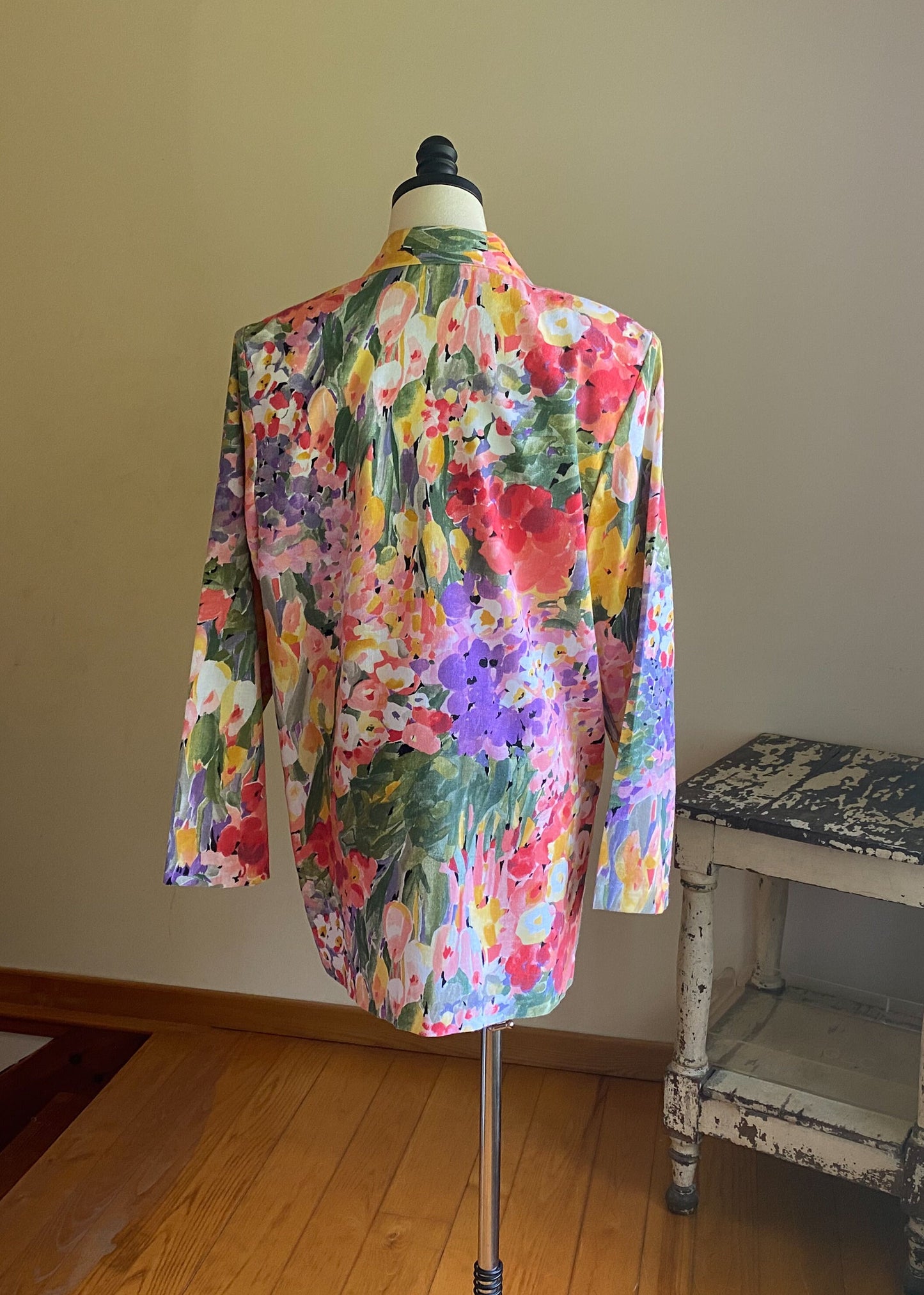 Vintage 80’s linen look floral blazer oversized // 44” bust