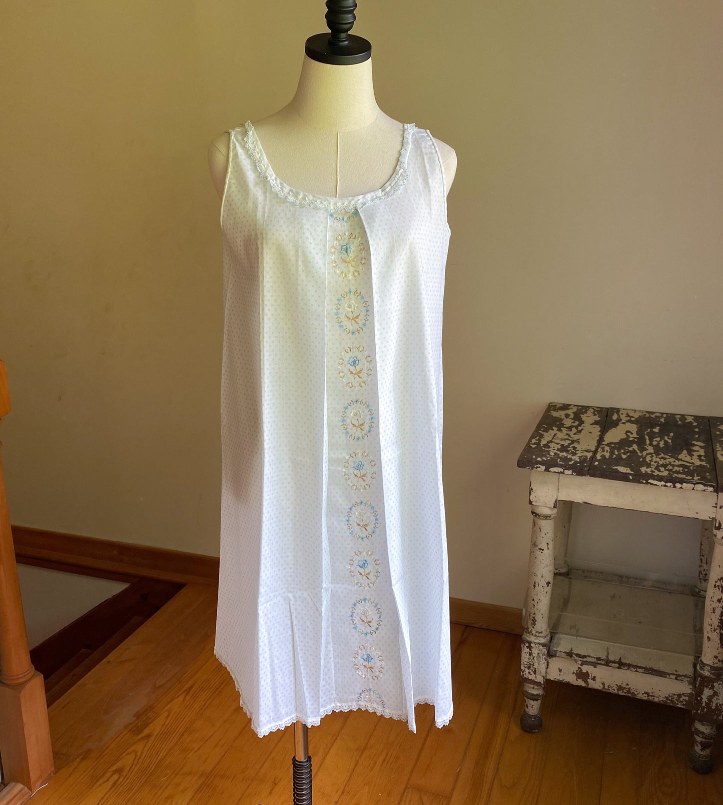 Vintage 70’s nightie & robe set embroidered lace blue and white nightgown Katz // 38” bust